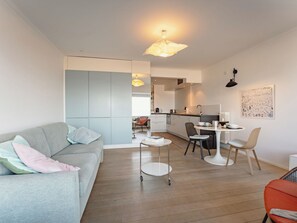 TV - St. Tropez with seaview & parking by Interhome (Oostende)