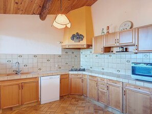 Fridge, dishwasher, cookware/dishes/utensils - A Saparaccia by Interhome (Sainte Lucie Porto Vecchio)
