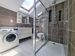 Bathroom - Alisier by Interhome (Six Fours La Coudoulière)