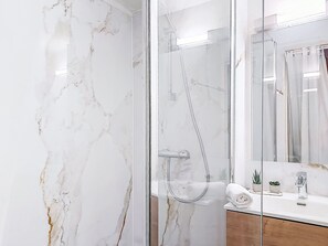 Bathroom - Les Jardins de Lacanau by Interhome (Lacanau)