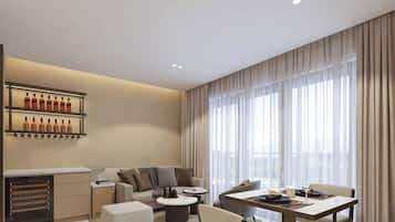 Suite, Garden View | Dining