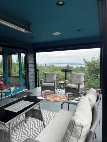 Tree house in Nanoose Bay.
Above the trees take in spectacular coastal views!