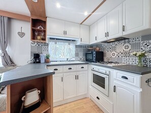 Fridge, microwave, dishwasher, cookware/dishes/utensils - Le Lieu Bill by Interhome (Blonville sur mer)