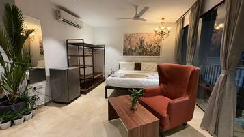 Deluxe kamer, uitzicht op resort | Interieur