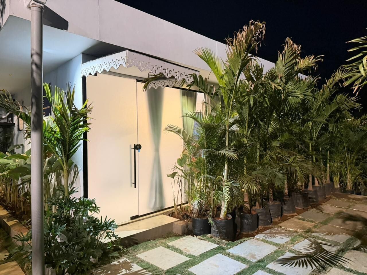 Chambre Deluxe, vue établissement | Enceinte de l’hébergement