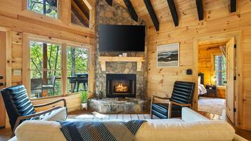Smart TV, fireplace, stereo
