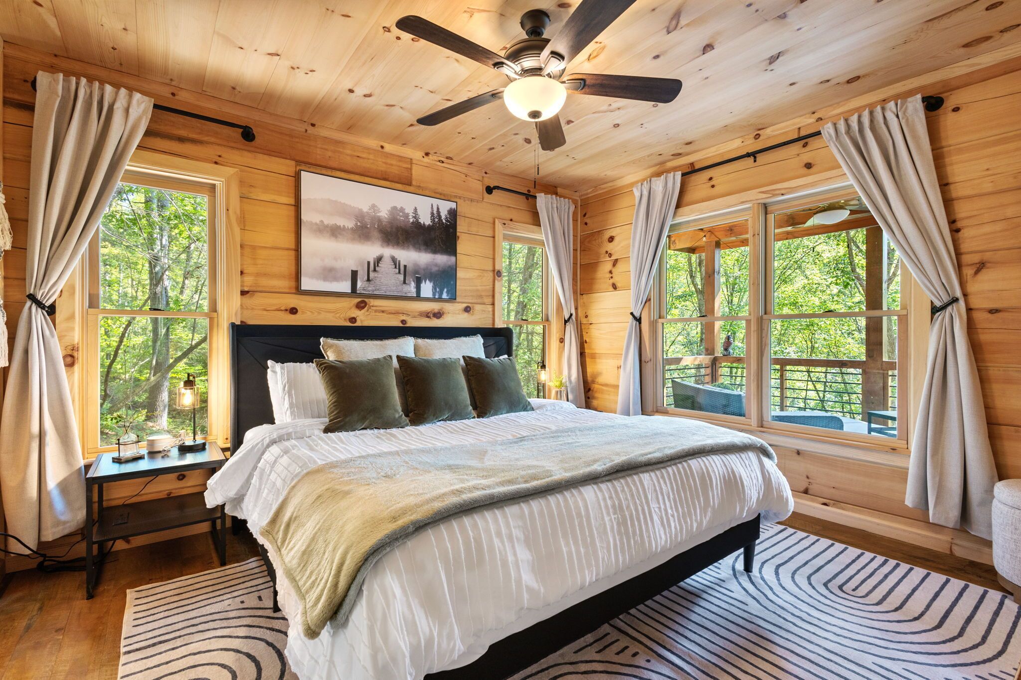 2 bedrooms, WiFi (free), bed sheets