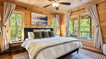 2 bedrooms, WiFi (free), bed sheets