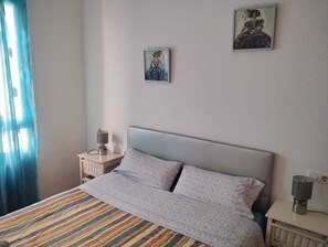 2 室のベッドルーム、アイロン / アイロン台、WiFi、ベッドシーツ