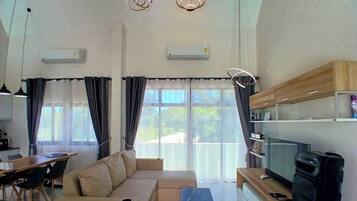 Villa, 4 Bedrooms, Smoking, Private Pool | Ruang tamu
