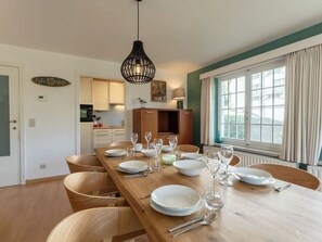 Dining - Pura Vida with Private Parking by Interhome (De Haan)