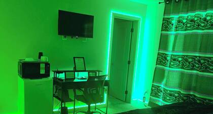 Room-swithome Properties Private Master