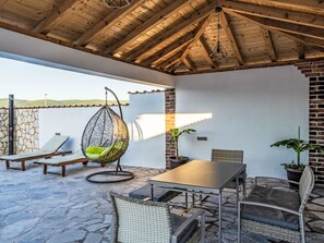 Outdoor dining - Holiday Home Meri by Interhome (Pridraga)