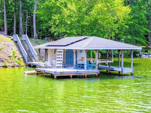 Hello Sunshine | 6BR Lakefront Lake Anna | Dock, Fire Pit & Game Room