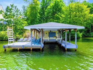 Property grounds - Hello Sunshine | 6BR Lakefront Lake Anna | Dock, Fire Pit & Game Room (Mineral)