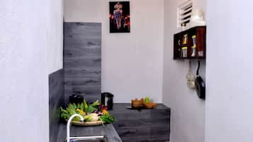 Deluxe Villa, Mountain View | Private kitchenette