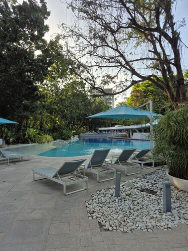 Tambuli Resort 9th FL with Panaromic View @ Tower-F+Pool+Gym+Gaming+Beach Access