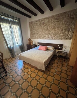 Oklassificerad bild, 4 av 5, knapp