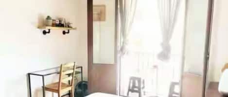 Iron/ironing board, WiFi, bed sheets
