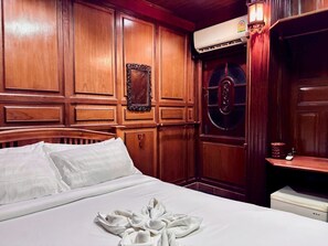 Kamar Double Standar