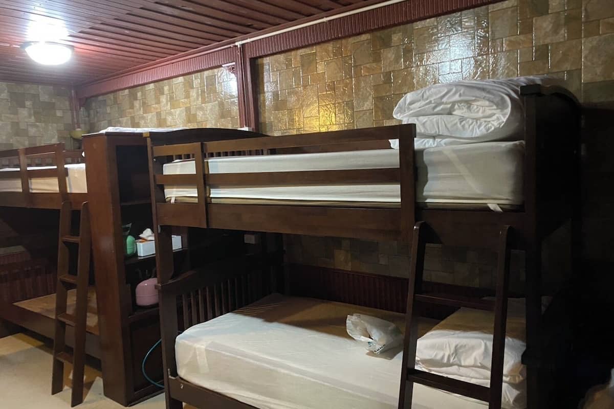 Dormitorio compartido, dormitorio mixto