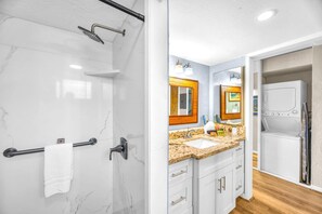 Shower - Papakea | 3 Free Cars | KBM Resorts | Great Family Villa | 3 Multi-Listing Units, 7 Bedrooms | PK ML-3966 (Lahaina)