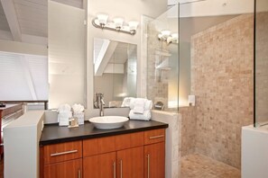 Shower - Papakea | 3 Free Cars | KBM Resorts | Great Family Villa | 3 Multi-Listing Units, 7 Bedrooms | PK ML-3966 (Lahaina)