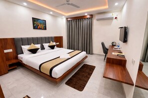 Premium Room | Desk, laptop workspace, free WiFi - Hotel Groves (Ranchi)