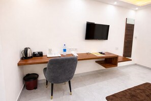 Economy Double Room | Interior - Hotel Groves (Ranchi)