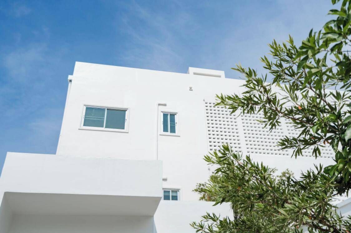 Căn hộ, ban công, quang cảnh hồ bơi | Ngoại thất