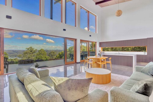 The Haven Montville 4-bedroom: air-con, secure garage, luxury panoramic views