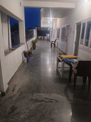 Kamar Double atau Twin Basic