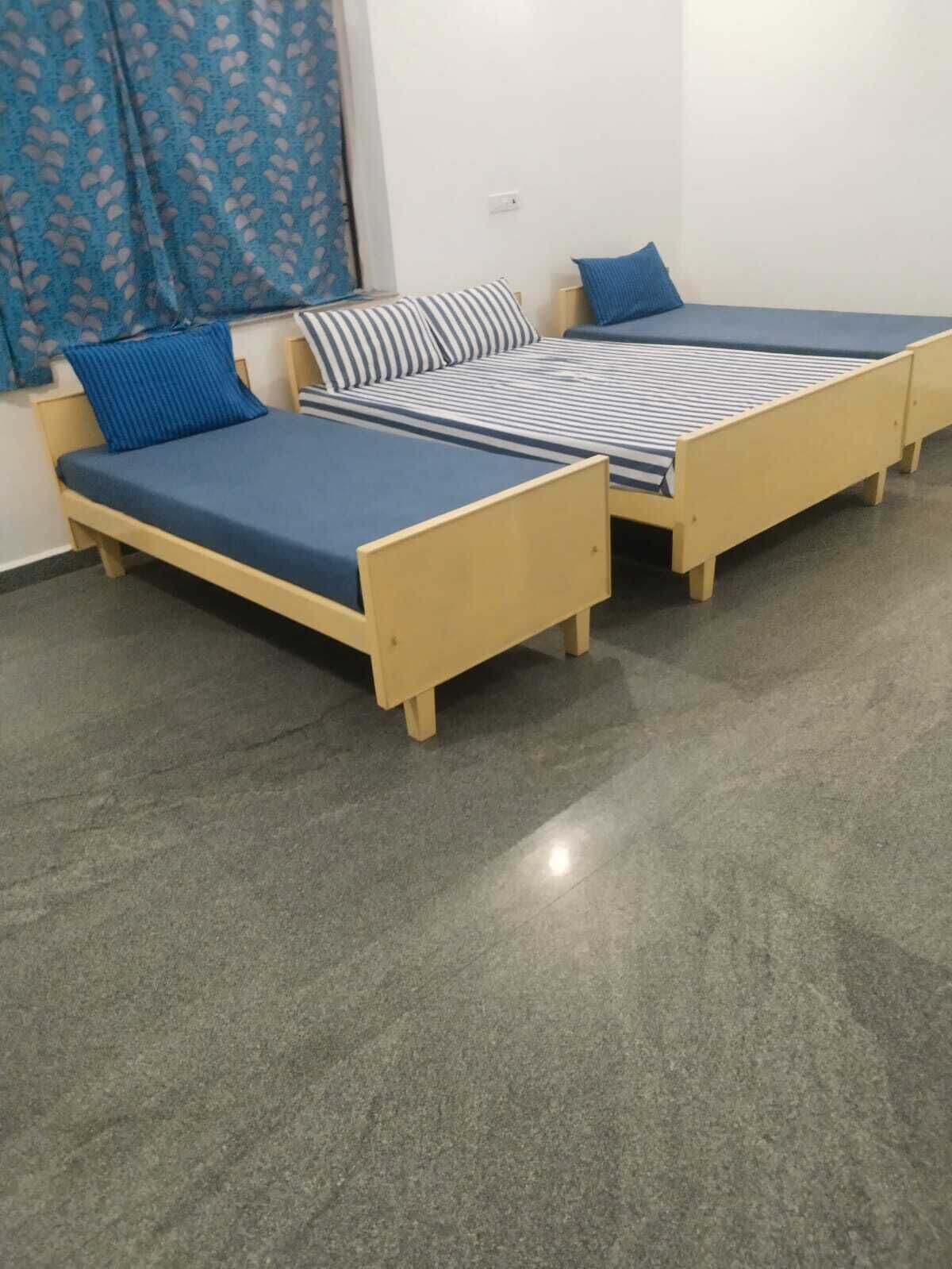 Eenvoudige kamer, 1 twee- of 2 eenpersoonsbedden