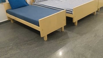 Eenvoudige kamer, 1 twee- of 2 eenpersoonsbedden