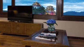 Luxury Villa, Park View | Television