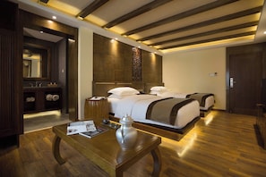 Kamar Twin Khas, pemandangan halaman | Seprai premium, selimut bulu angsa, tirai kedap cahaya, dan kedap suara