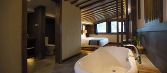 Shangri-La Moon Tibetan Boutique Hotel