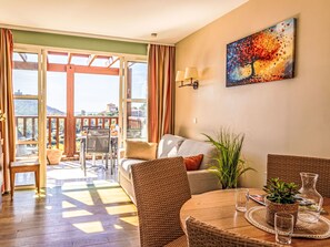 TV - Village Cap Estérel - L'Esquinade by Interhome (Agay Village Cap Esterel)