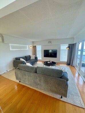 Nicht klassifiziertes Bild, 2 von 67, Schaltfläche