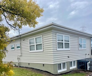 Exterior - Roddy and Shelle's - The Residence | Home for 10 (Auckland)