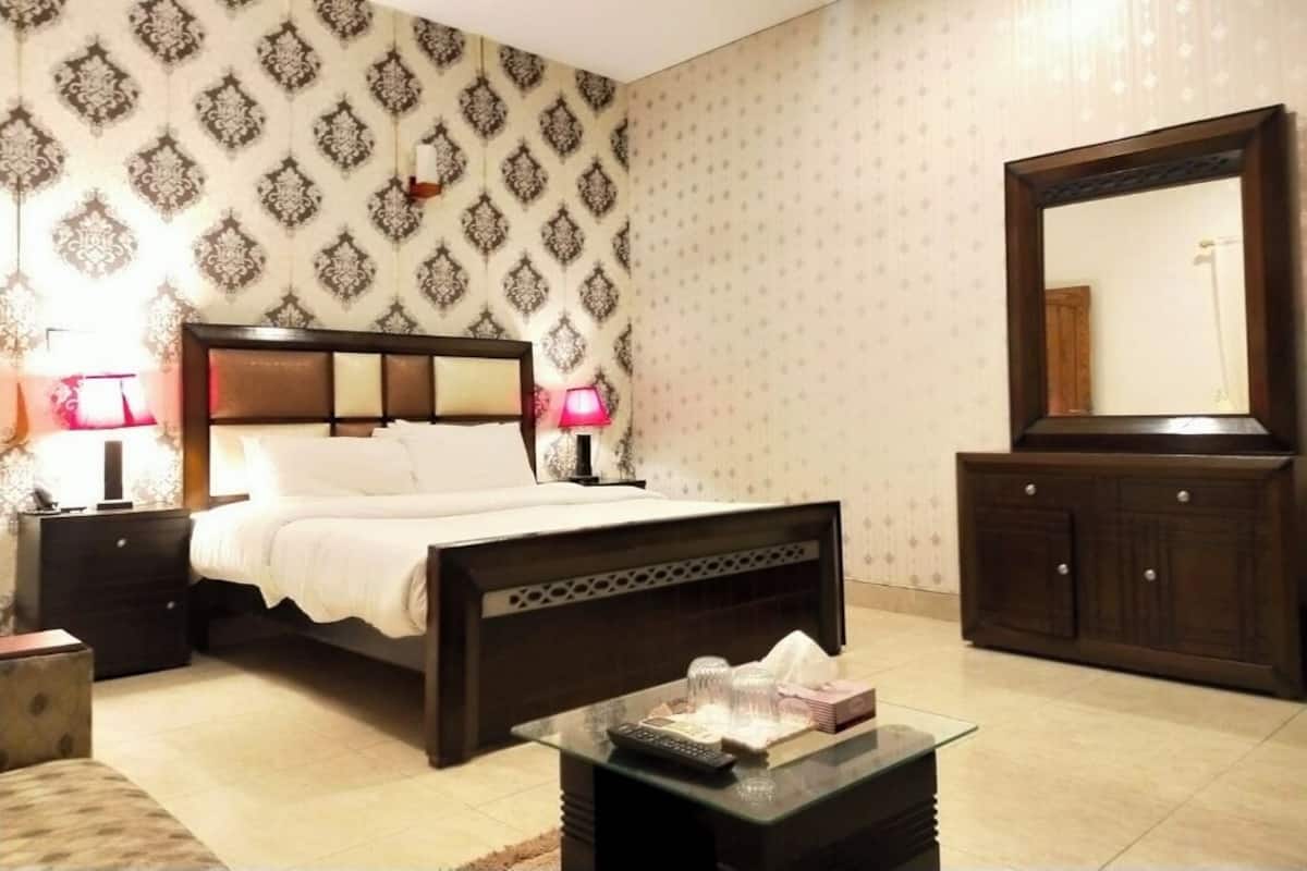 Quarto casal, sacada, vista para a cidade