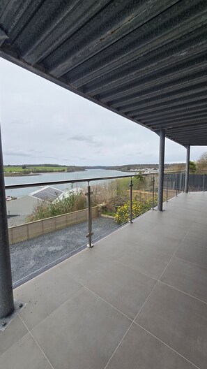 Property grounds - Menai View Apartment (Y Felinheli)