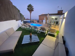 Luokittelematon kuva, 4 kautta 43, painike