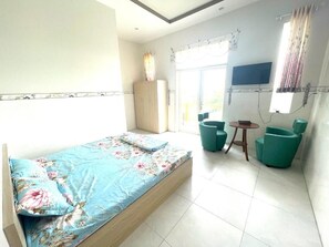 Estudio clásico, balcón, vistas a la ciudad