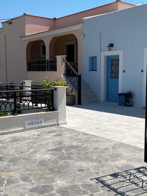 Terrace/patio - Kalymnos getaway atop Linaria Beach (Kalimnos)