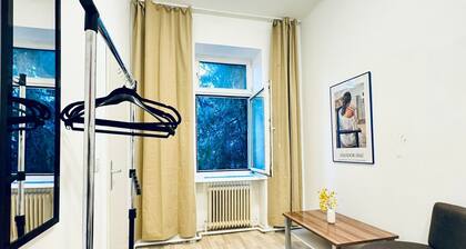 Modern 3BR Apartment 10 Min to FAC Platz