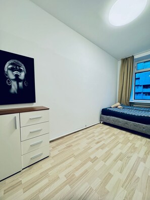 Basic Room - Quiet Private Room Near FAC Platz (Wien)