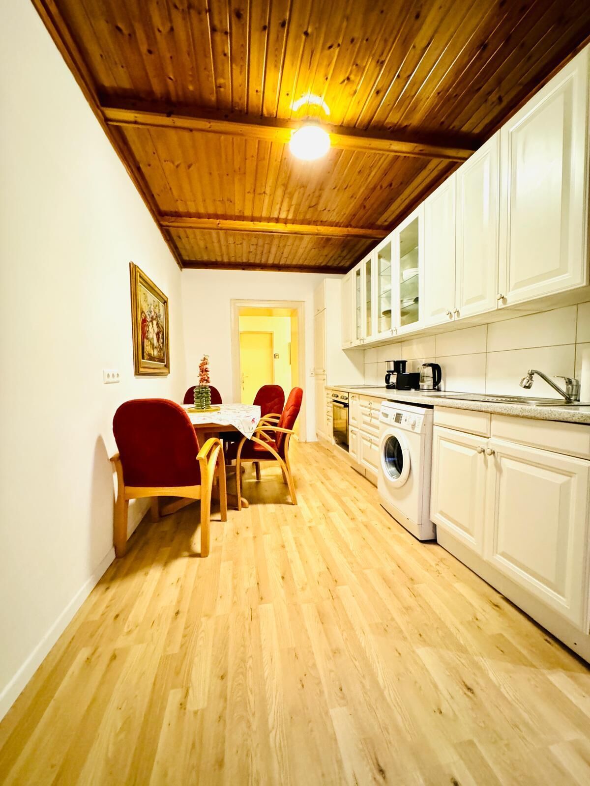 شقة بتجهيزات أساسية | مطبخ خاص