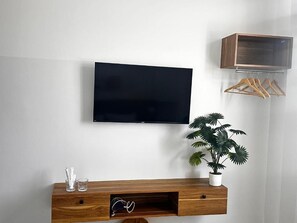 Studio cơ bản, ban công, quang cảnh thành phố | Nội thất