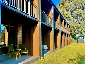 Front of property - Canberra Park Motel (Watson)